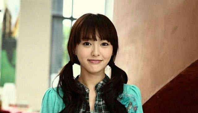 女主穿到娱乐圈吃瓜文